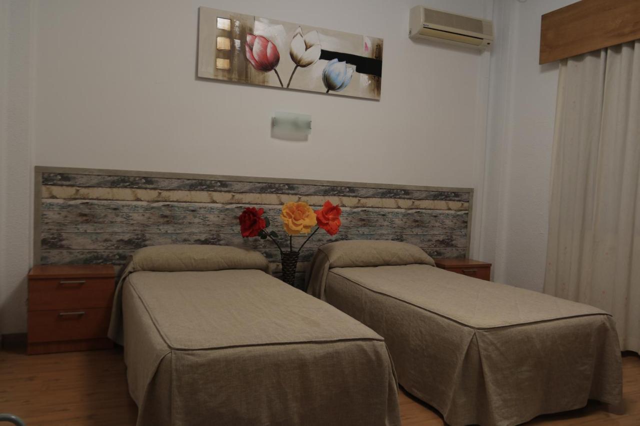 Hostal Anas Merida Exterior photo