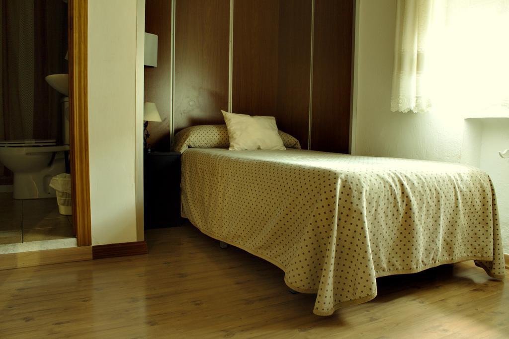 Hostal Anas Merida Exterior photo